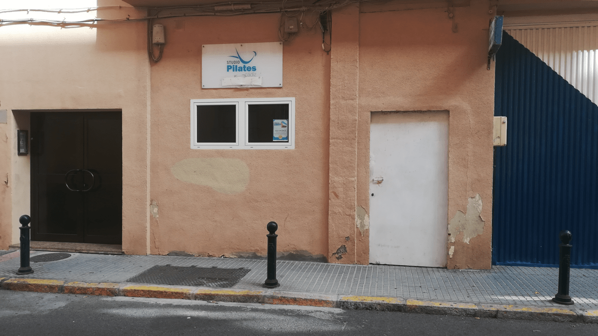Gestión y Coordinación para la Reparación del local sito en C/ Dorotea 8, Cádiz.